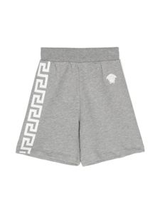 Versace Kids short en coton à imprimé Greca - Gris