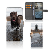 Nokia 2.4 Telefoonhoesje met Pasjes Honden Labrador