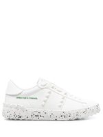 Valentino Garavani baskets Open For a Change à ornements Rockstud - Blanc