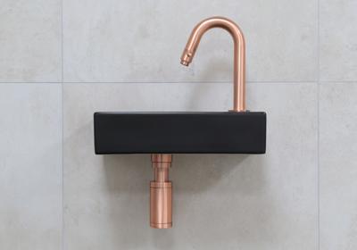 Mueller Mini Rhea zwarte fonteinset met gebogen fonteinkraan rechts in de kleur koper Mueller Mini Rhea zwarte fonteinset met gebogen fonteinkraan rechts in de kleur koper