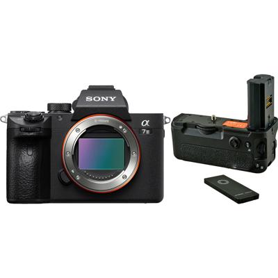 Sony A7 III + Jupio Battery Grip Sony A7 III + Jupio Battery Grip
