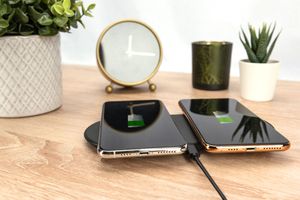 Digitus DA-10082 oplader voor mobiele apparatuur Smartphone Grijs USB Draadloos opladen Snel opladen Binnen