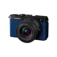 Panasonic Lumix DC-S9NE-A Full-frame Spiegelloze Vlogcamera met Open Poort, 24,2 MP, 6K / 4K video, 779-punts PDAF, Beeldstabilisatie, 5 GHz WiFi, Blauw, met S-R1840E 18-40mm S Lens