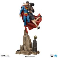 DC Comics Diorama 1/6 Superman & Lois 57 cm - thumbnail