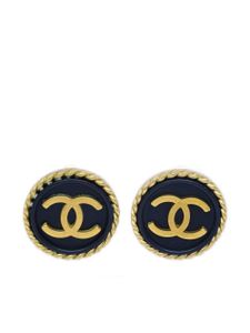 CHANEL Pre-Owned boucles d'oreilles à logo embossé (1994) - Noir