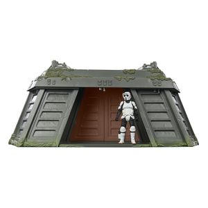 Star Wars Episode VI Vintage Collection Playset Endor Bunker with Endor Rebel Commando (Scout Trooper Disguise)