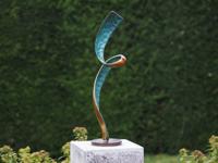 Bronzartes modern sculptuur helix tuinbeeld
