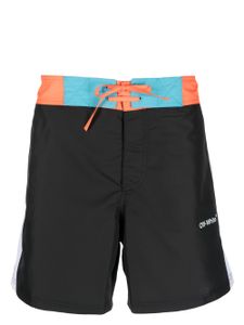 Off-White short de bain à imprimé Arrows - Noir