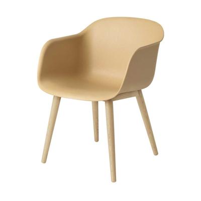 Muuto Fiber Chair Stoel, houten poten Naturel Ochre