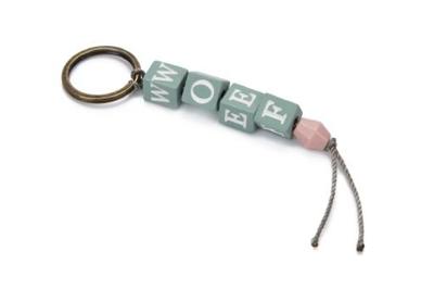 Designed by lotte woef - halsbandhanger hond Designed by lotte woef - halsbandhanger hond