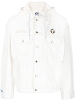 AAPE BY *A BATHING APE® veste en jean à patch logo - Blanc