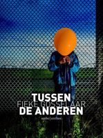 Tussen de anderen - Fieke Gosselaar - ebook - thumbnail