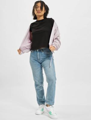 Only / t-shirt Ama Life Cropped O-Neck in zwart Only / t-shirt Ama Life Cropped O-Neck in zwart