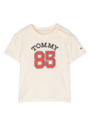 Tommy Hilfiger Junior T-shirt met logoprint - Beige