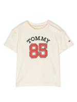 Tommy Hilfiger Junior T-shirt met logoprint - Beige