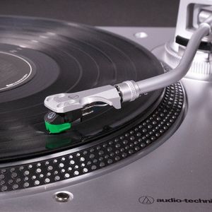 Audio-Technica AT-LP120X Draaitafel met directe aandrijving Zilver