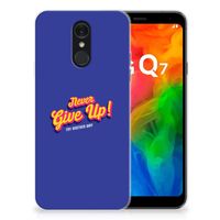 LG Q7 Siliconen hoesje met naam Never Give Up - thumbnail