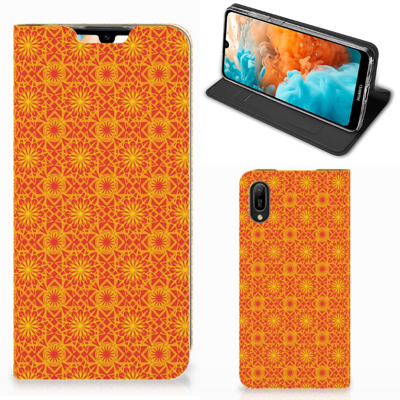 Huawei Y6 2019 Hoesje met Magneet Batik Oranje