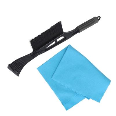 Autoramen lange IJskrabber met borstel zwart/grijs 53 cm met anti-condens doek Autoramen lange IJskrabber met borstel zwart/grijs 53 cm met anti-condens doek