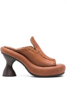 Eckhaus Latta mules Court 105 mm à bout carré - Marron