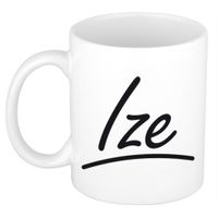 Naam cadeau mok / beker Ize met sierlijke letters 300 ml - thumbnail