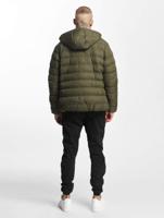 Urban Classics / Gewatteerde jassen Basic Bubble in olijfgroen