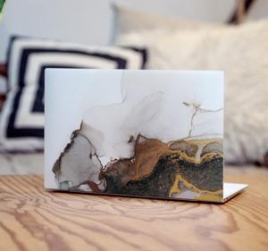 Laptop sticker zwart en goud marmer