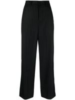 sacai pantalon court en laine à fines rayures - Noir