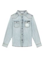 Dolce & Gabbana Kids chemise en jean à logo DG - Bleu - thumbnail