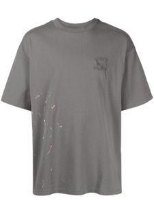 Musium Div. t-shirt en coton à effet taches de peinture - Gris