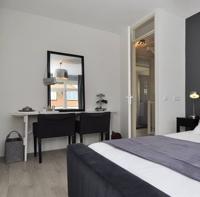 Moderne en strakke Spiegel Tate Satijn zwart small 32mm