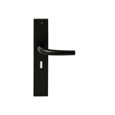 Deurkruk Meran Zwart op rechthoekig langschild sleutel 56mm Deurkruk Meran Zwart op rechthoekig langschild sleutel 56mm