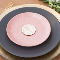 Houten naamkaartjes rond botanisch