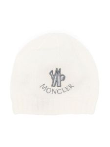 Moncler Enfant bonnet en maille à logo brodé - Blanc