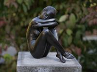 Bronzartes Naakte vrouw zittend tuinbeeld