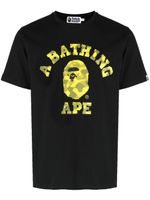 A BATHING APE® t-shirt Radiation College à imprimé camouflage - Noir