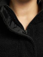 Urban Classics / winterjas Ladies Sherpa Mix Pull Over in zwart