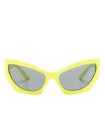 Versace Eyewear lunettes de soleil teintées à monture papillon - Jaune