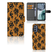 Telefoonhoesje met Pasjes voor Motorola Moto G62 5G Snakes - thumbnail