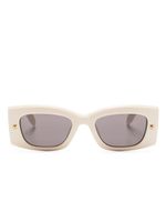 Alexander McQueen Eyewear lunettes de soleil rectangulaires à détails de clous - Tons neutres