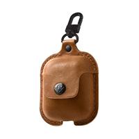 Twelve South AirSnap | Leren beschermhoes met verliespreventieclip voor AirPods en draadloos oplaadhoesje voor AirPods, cognac