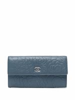 CHANEL Pre-Owned portefeuille continental à motif Camélia (2012) - Bleu