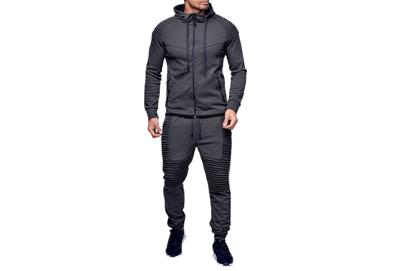Joggingpak voor heren in de sale met 42% korting! Joggingpak voor heren in de sale met 42% korting!