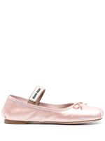 Miu Miu ballerines en satin à patch logo - Rose