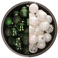 74x stuks kunststof kerstballen mix van parelmoer wit en donkergroen 6 cm