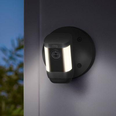 Ring Spotlight Cam Pro Wired Doos IP-beveiligingscamera Buiten 1920 x 1080 Pixels Plafond/muur
