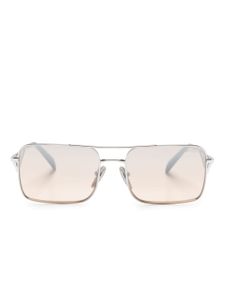 Prada Eyewear lunettes de soleil à logo en émail - Argent