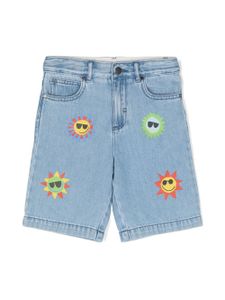 Stella McCartney Kids short en jean à imprimé soleil - Bleu