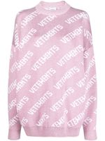 VETEMENTS pull métallisé à motif monogramé en intarsia - Rose - thumbnail