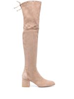 Stuart Weitzman bottines Flareland 65 mm en daim - Tons neutres